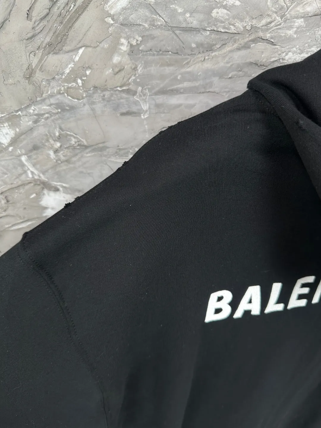 BALENCI*GA . . . . . . 460g . Same Style -Color：Black White -SIZE：Xs S M L 8980#